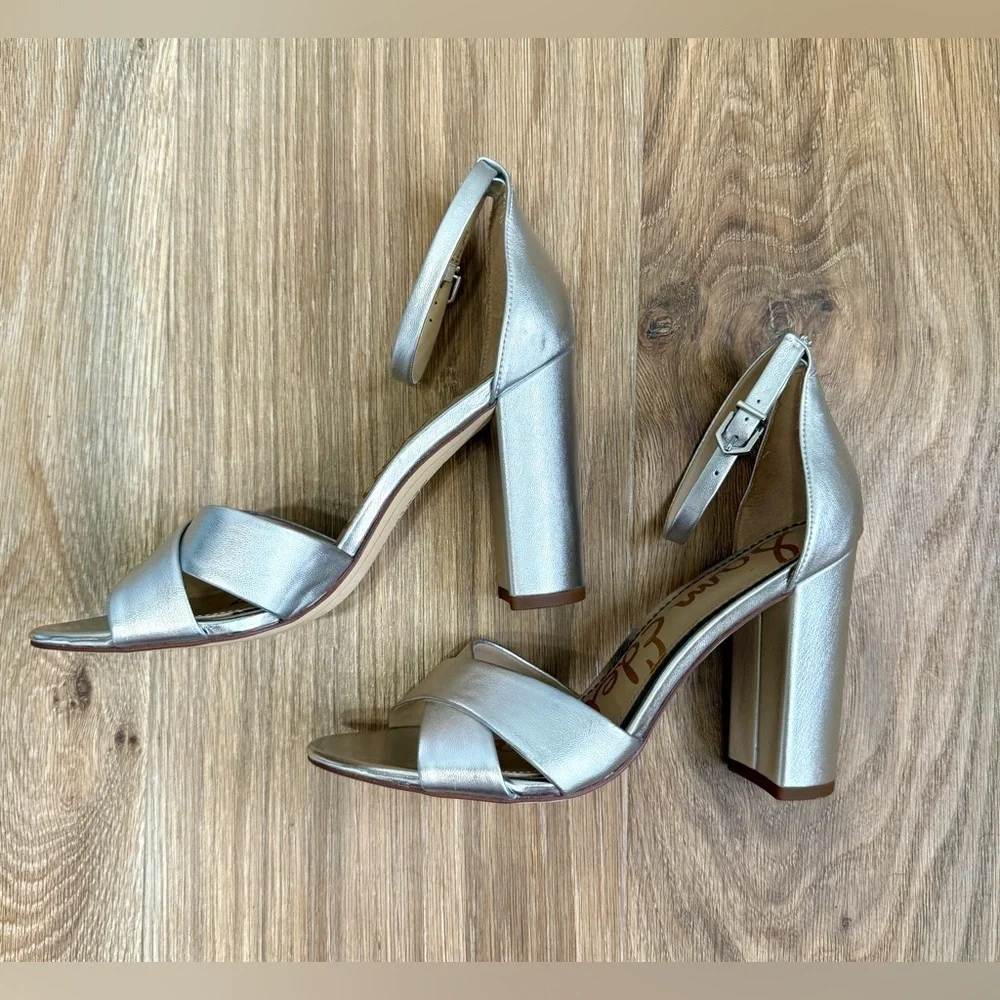 SAM EDELMAN Yancy Silver Block-Heel Crossover Sandals - Size 8 LNC